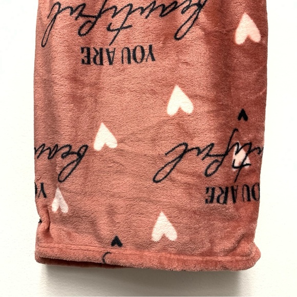 Everly Lane Plush Throw Blanket 50x60 YOU ARE BEAUTIFUL Hearts Valentines‎ Gift - Picture 6 of 8
